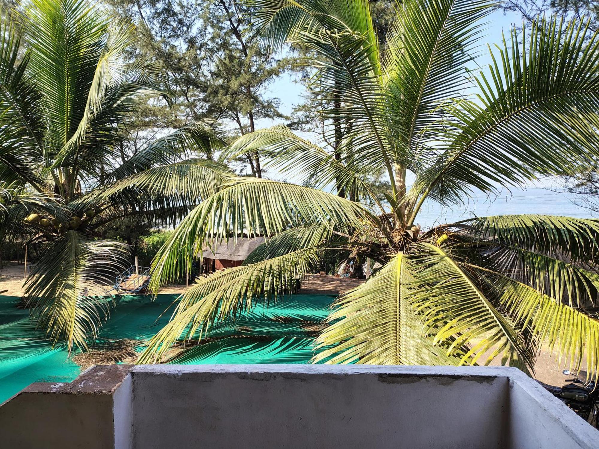 Omkar Beach Resort Малван Экстерьер фото